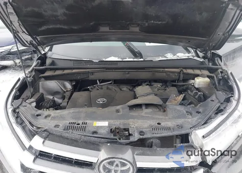 2019 Toyota Highlander Le from USA, damaged, VIN 5TDBZRFH9KS713611